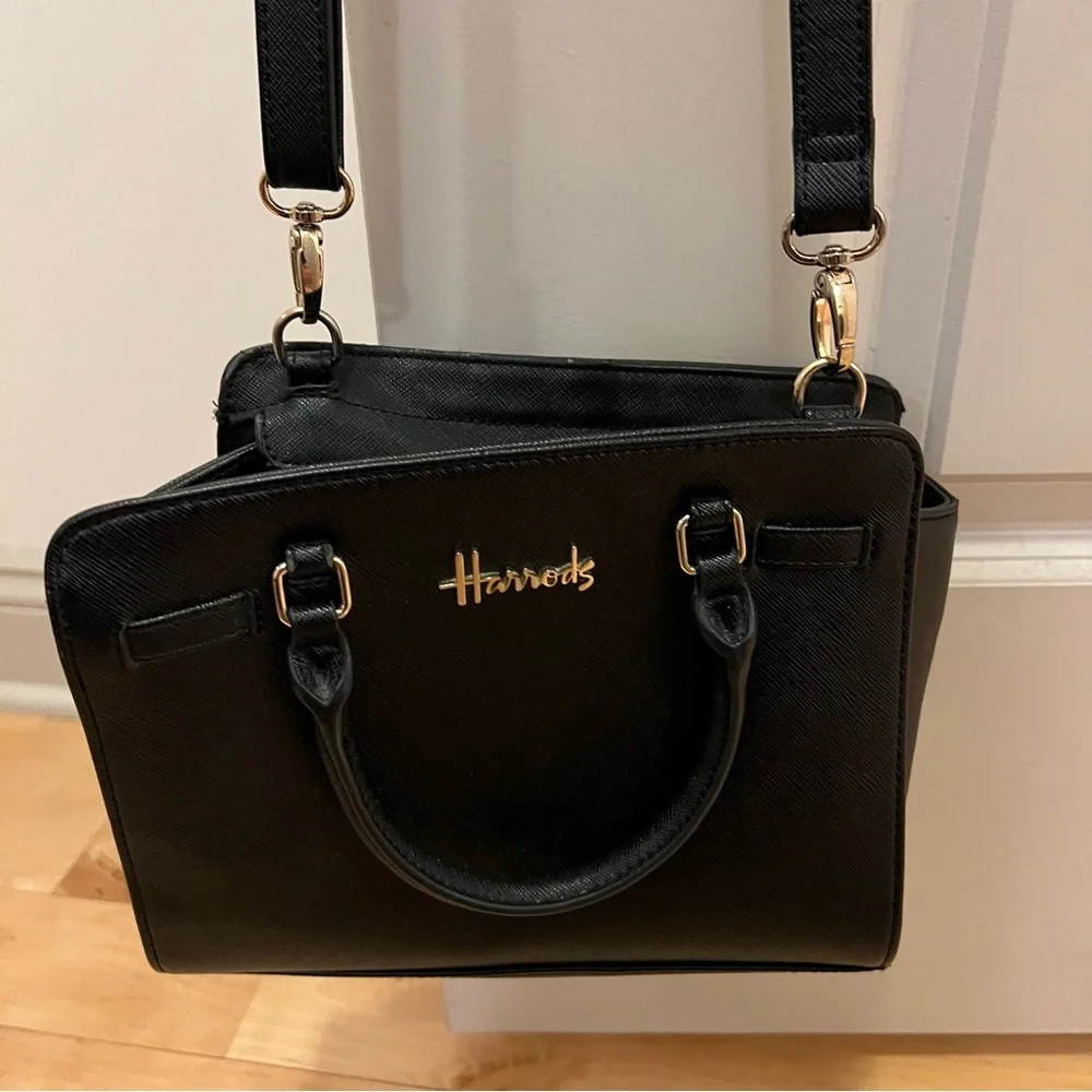 Harrods Leather Crossbody Bag in‎ Black